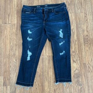 Women’s skinny ankle jeans